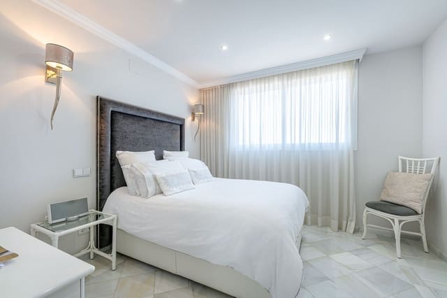 3 sypialnia Dom na sprzedaż w Nueva Andalucia, Marbella - 945 000 € (Ref: 9784665)