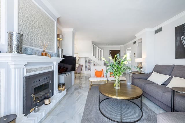 3 sypialnia Dom na sprzedaż w Nueva Andalucia, Marbella - 945 000 € (Ref: 9784665)