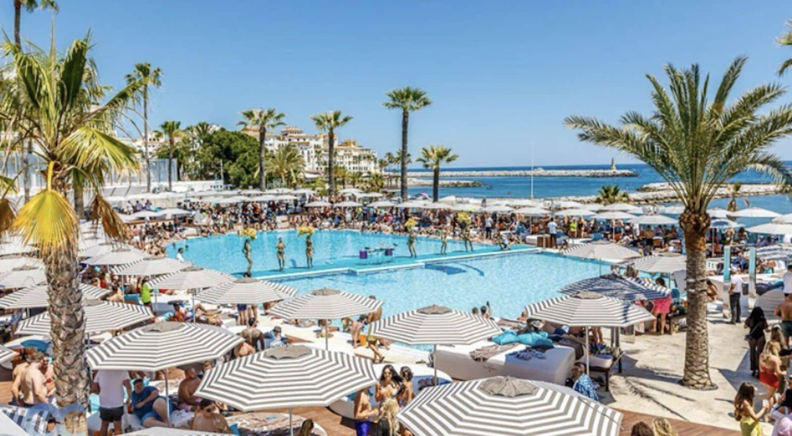 3 sypialnia Dom na sprzedaż w Nueva Andalucia - 945 000 € (Ref: 9784665)