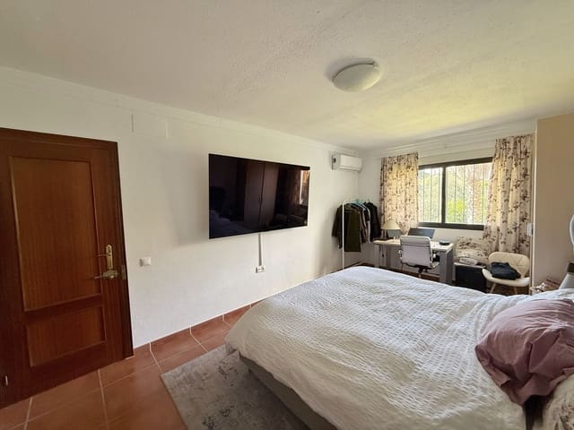 4 sypialnia Dom na sprzedaż w Calahonda, Mijas - 635 000 € (Ref: 9784666)