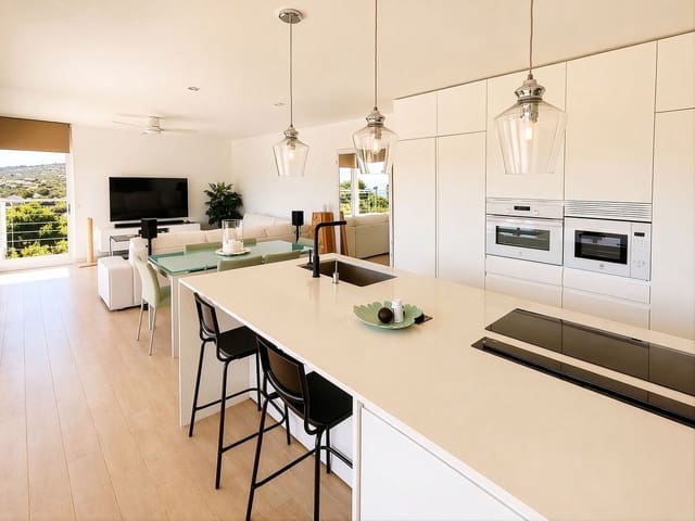 Chalet de 3 habitaciones en Manilva en venta - 650.000 € (Ref: 9784670)