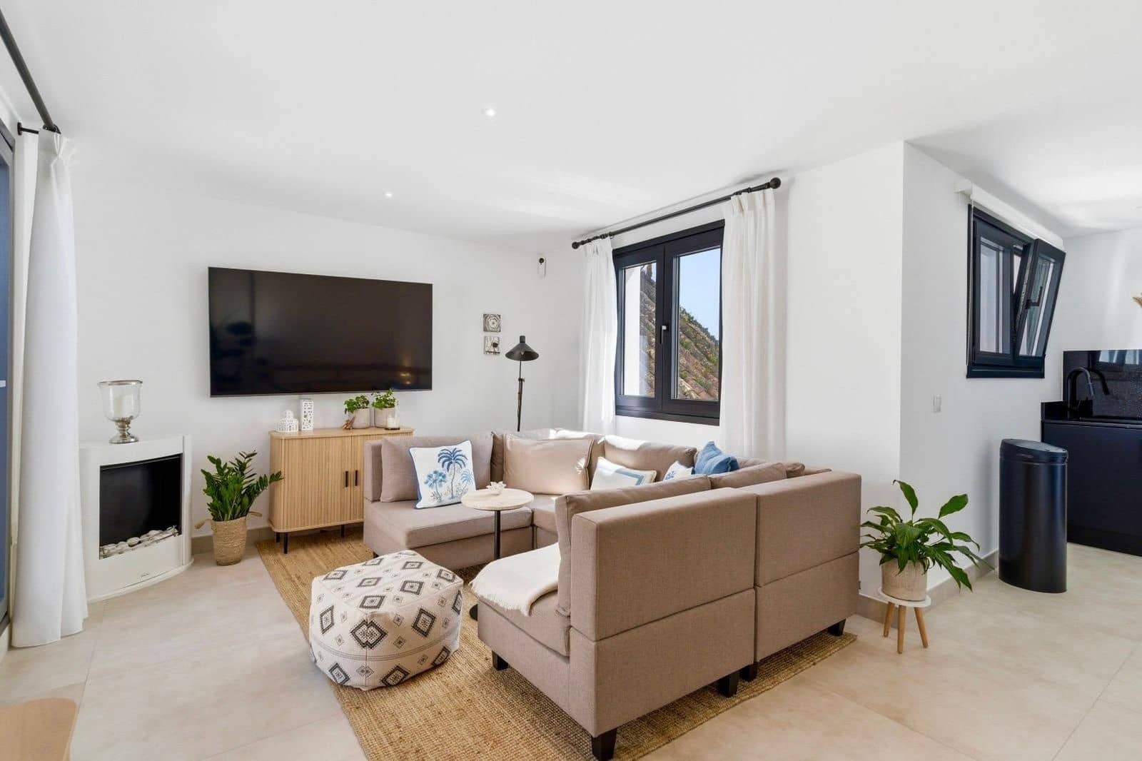 4 slaapkamer Huis te koop in Estepona - € 1.449.000 (Ref: 9784673)