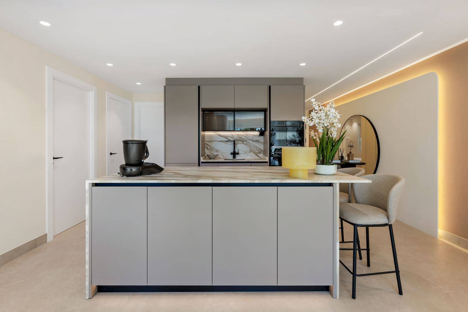 3 makuuhuone Huoneisto myytävänä paikassa Costalita - 1 495 000 € (Ref: 9784682)