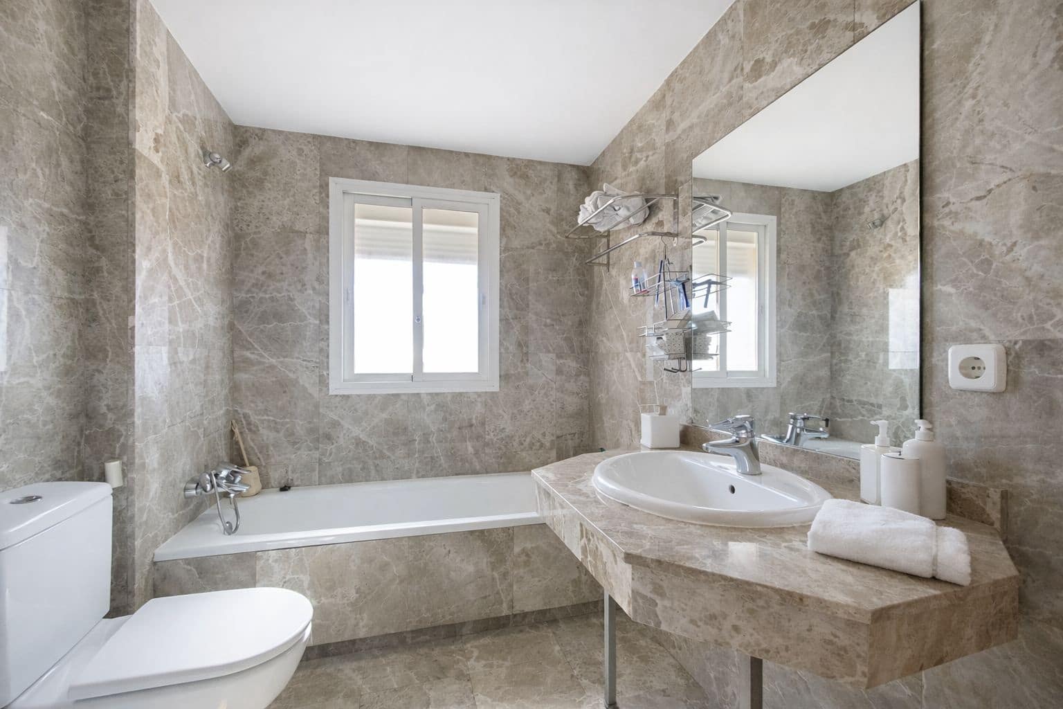 3 bedroom Townhouse for sale in Buenas Noches - € 450,000 (Ref: 9784684)