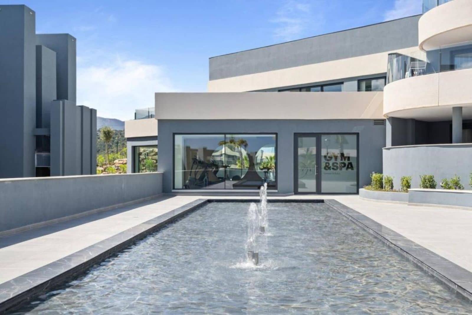 3 soveværelse Lejlighed til salg i New Golden Mile - € 589.000 (Ref: 9784691)