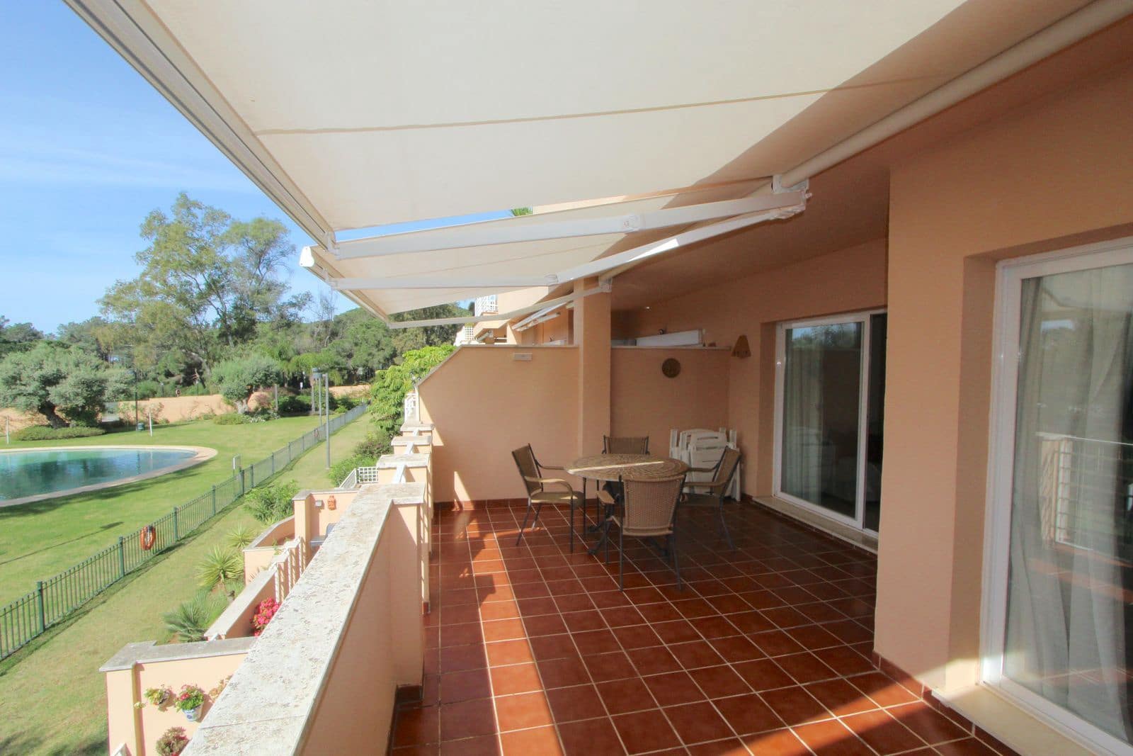 2 bedroom Apartment for sale in Elviria - € 460,000 (Ref: 9784695)