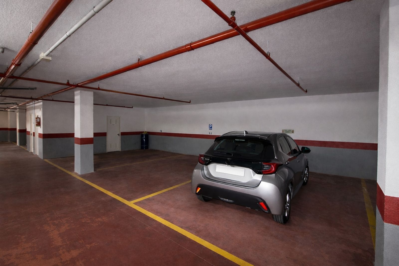 2 bedroom Apartment for sale in Elviria - € 460,000 (Ref: 9784695)