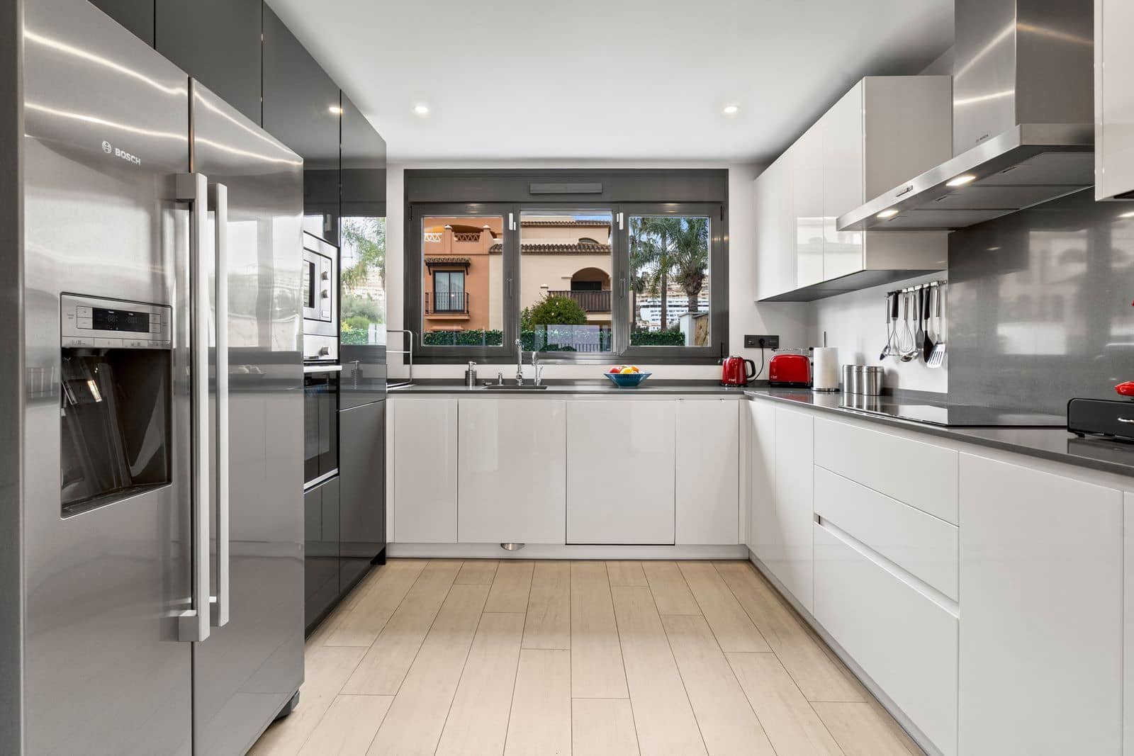 4 slaapkamer Halfvrijstaande villa te koop in La Cala de Mijas - € 995.000 (Ref: 9784696)