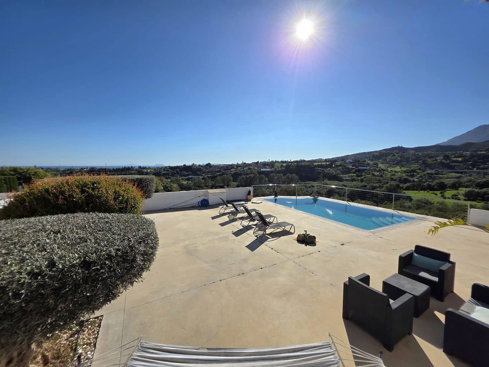 4 bedroom Villa for sale in Estepona - € 929,000 (Ref: 9784698)