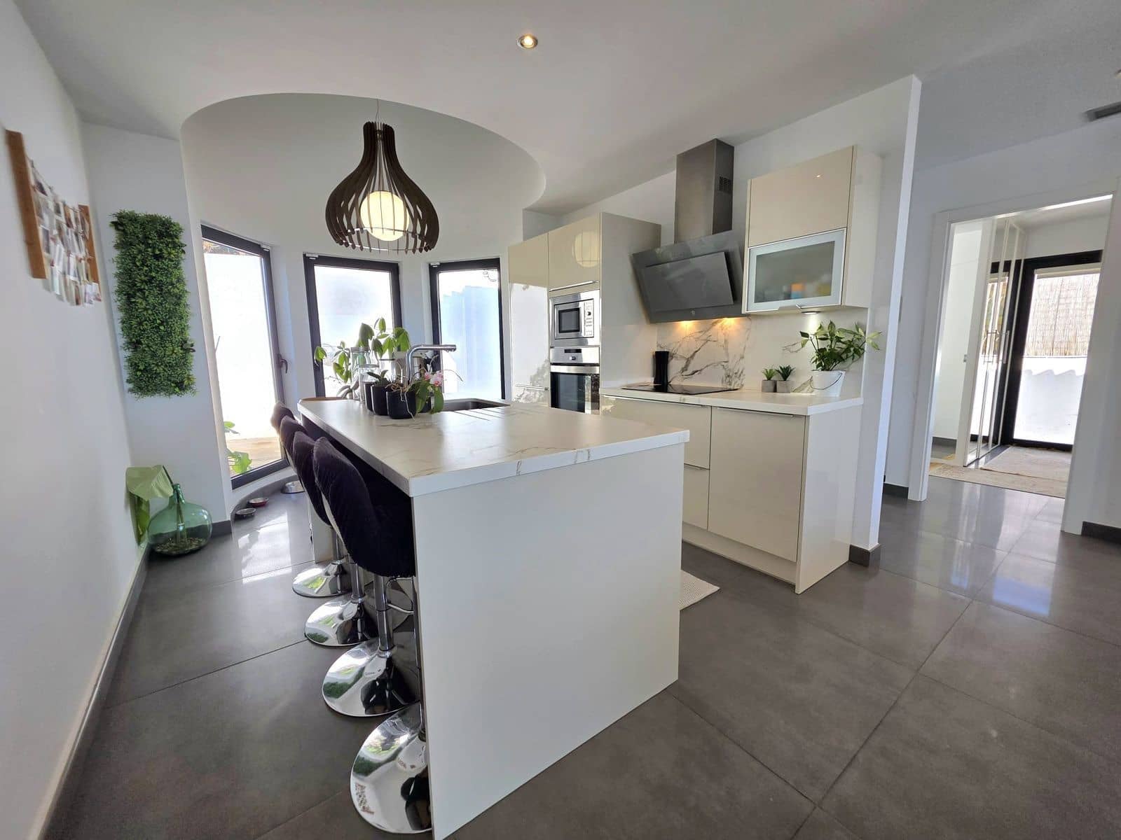 4 bedroom Villa for sale in Estepona - € 929,000 (Ref: 9784698)