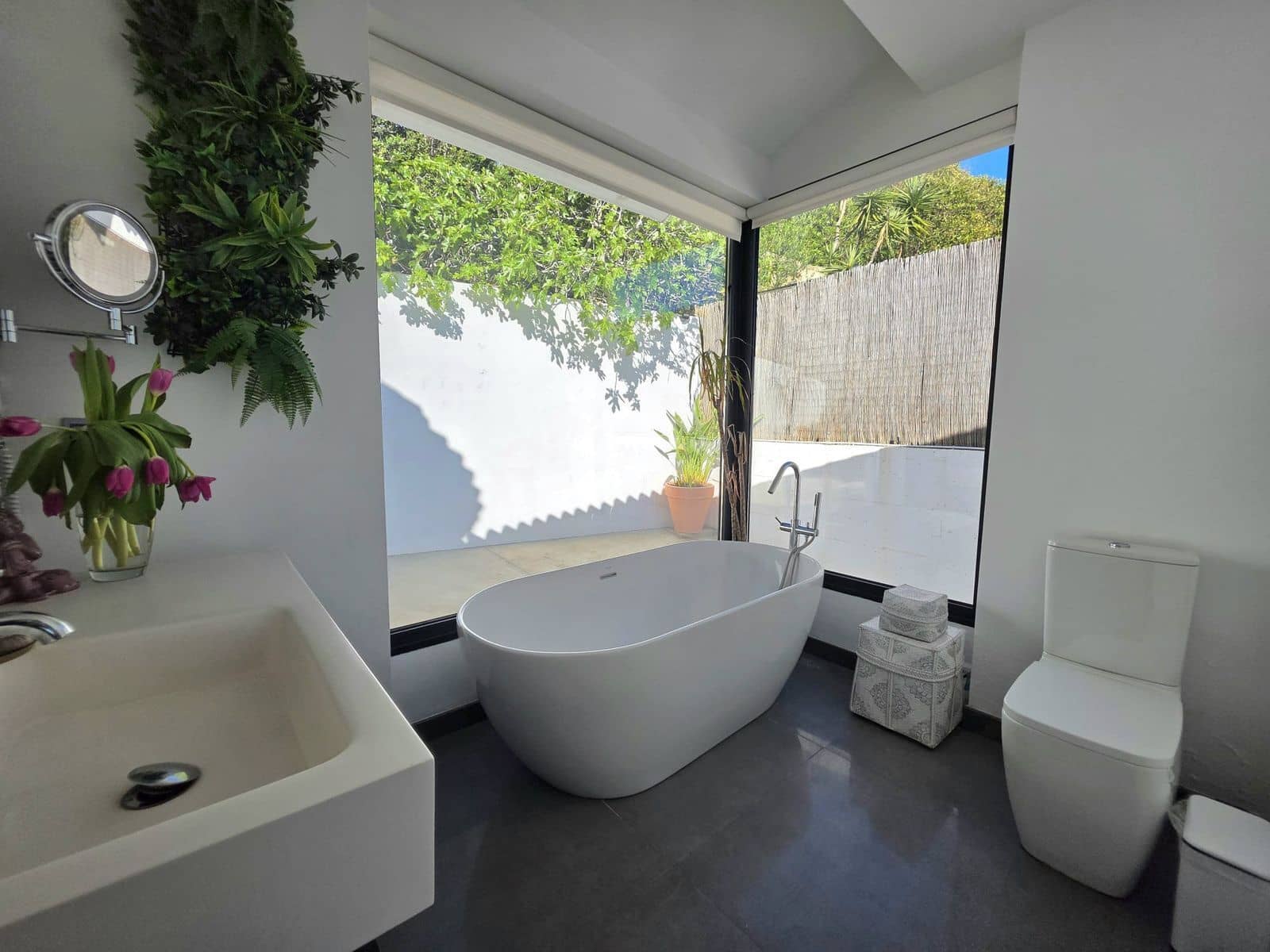 4 bedroom Villa for sale in Estepona - € 929,000 (Ref: 9784698)