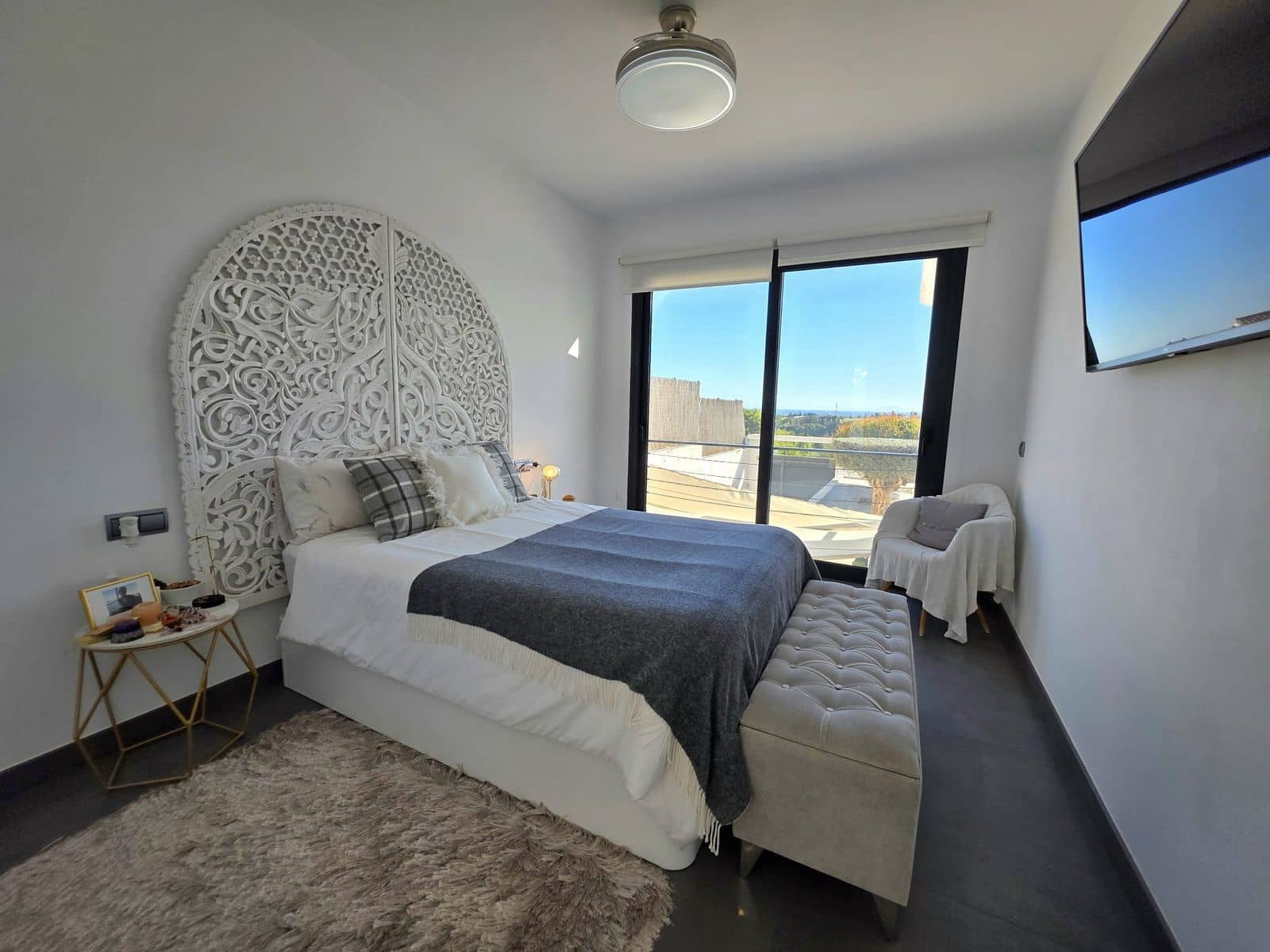 4 bedroom Villa for sale in Estepona - € 929,000 (Ref: 9784698)