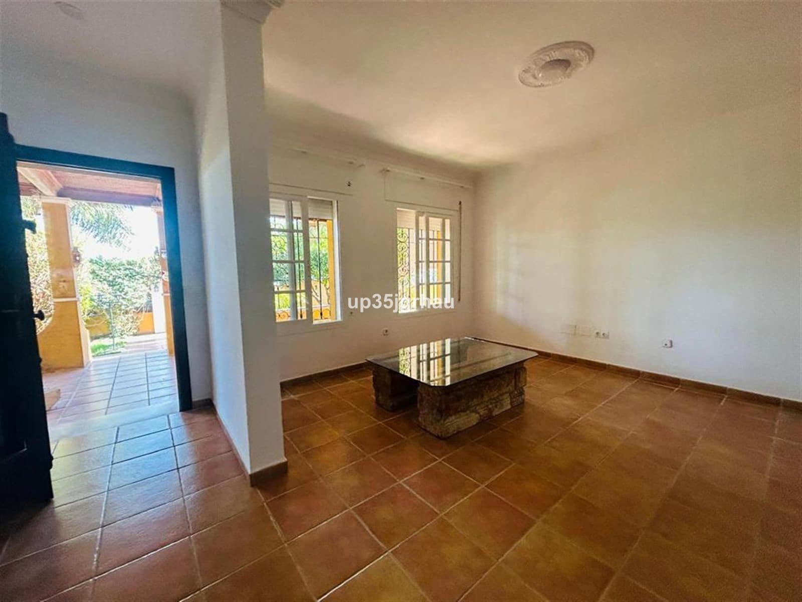 3 bedroom Villa for sale in Estepona - € 475,000 (Ref: 9784700)