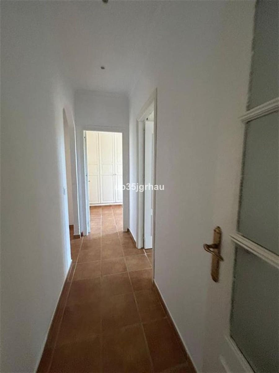 3 bedroom Villa for sale in Estepona - € 475,000 (Ref: 9784700)