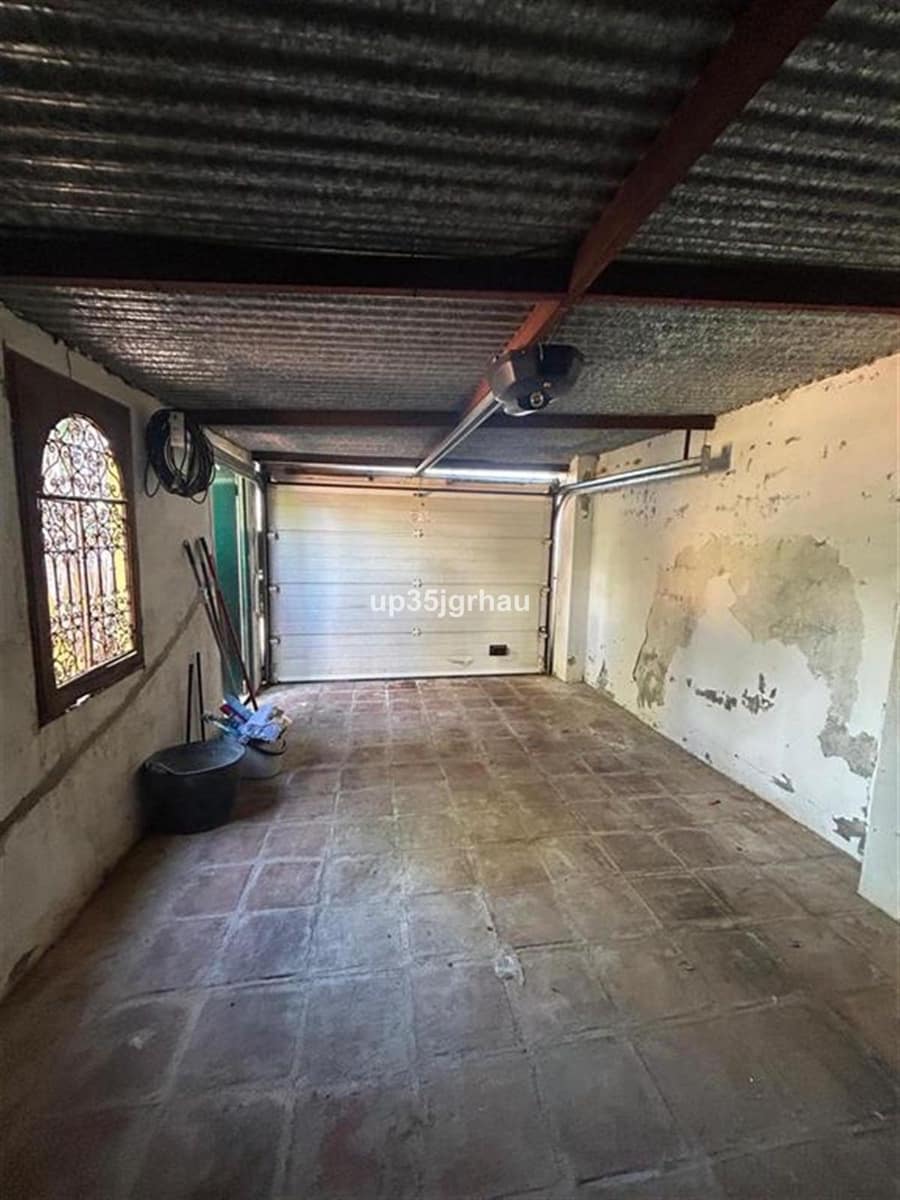 3 bedroom Villa for sale in Estepona - € 475,000 (Ref: 9784700)