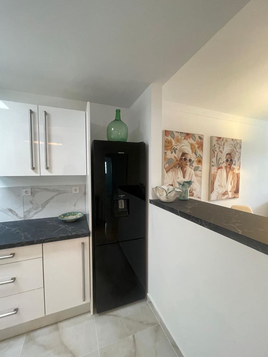 2 soverom Leilighet til salgs i Aloha Golf - € 465 000 (Ref: 9784711)