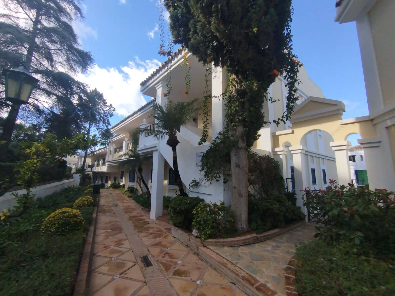 2 soverom Leilighet til salgs i Aloha Golf - € 465 000 (Ref: 9784711)