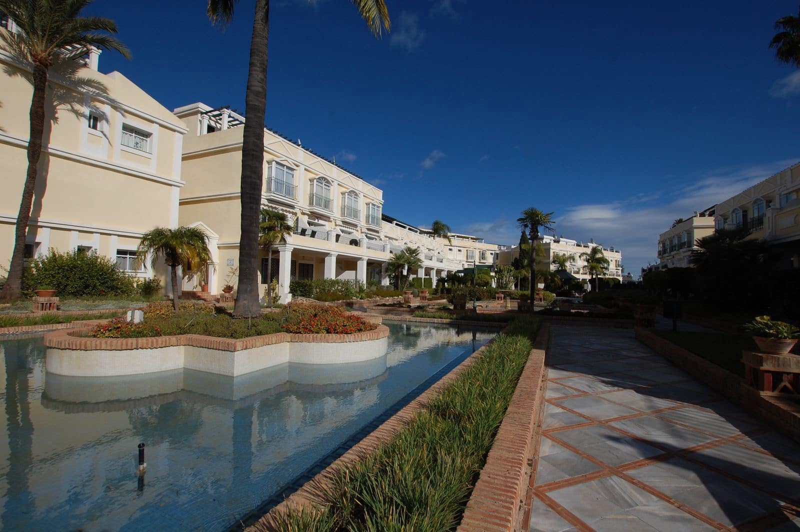 2 soverom Leilighet til salgs i Aloha Golf - € 465 000 (Ref: 9784711)