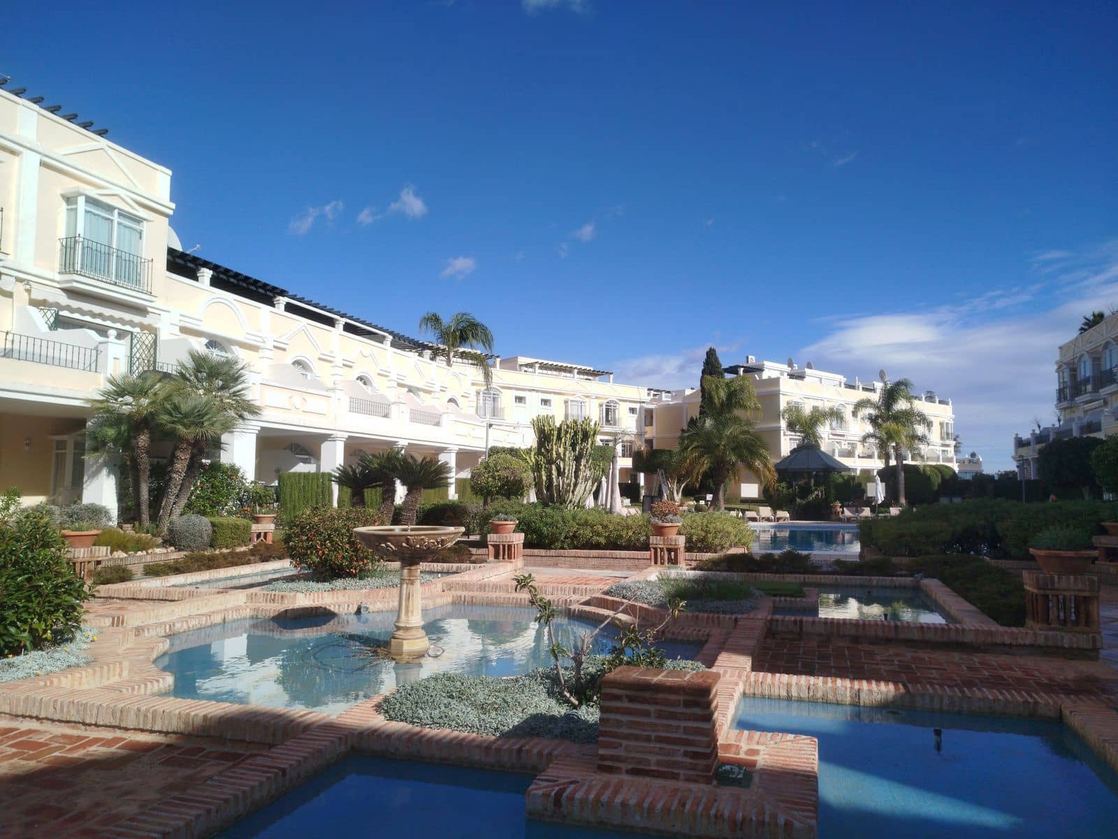 2 soverom Leilighet til salgs i Aloha Golf - € 465 000 (Ref: 9784711)