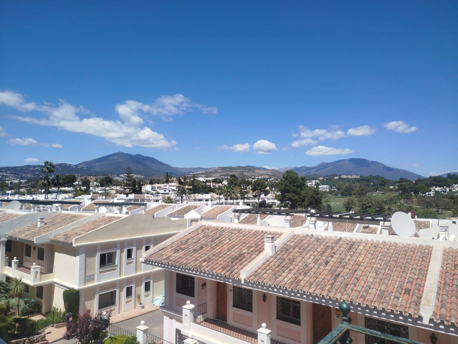 2 soverom Leilighet til salgs i Aloha Golf - € 465 000 (Ref: 9784711)