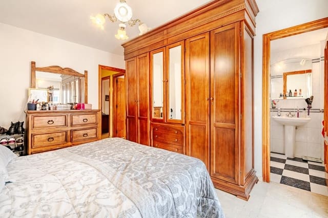 4 soveværelse Semi-Rækkehus til salg i Estepona - € 640.000 (Ref: 9784713)