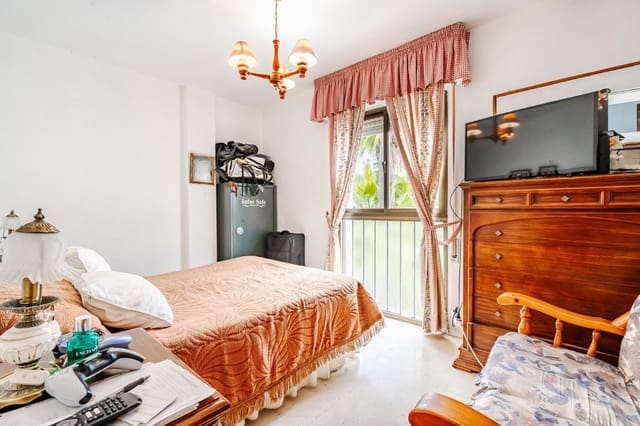 4 soveværelse Semi-Rækkehus til salg i Estepona - € 640.000 (Ref: 9784713)