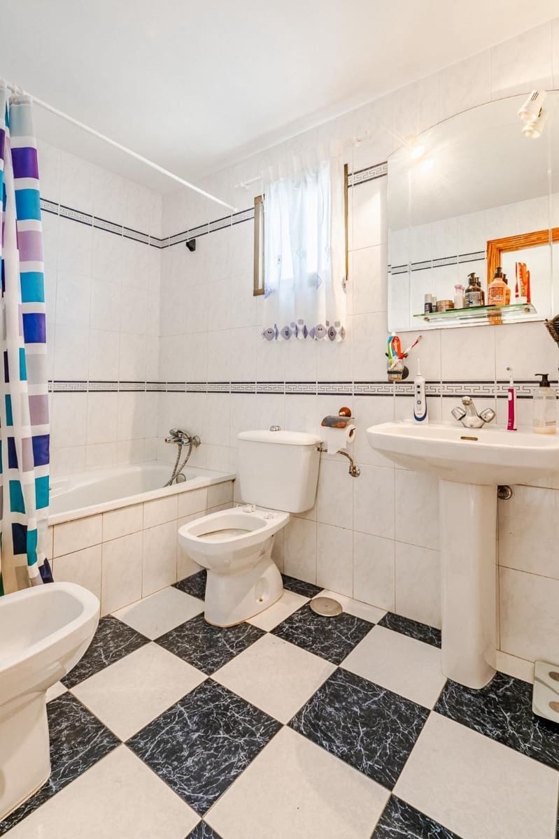 4 camera da letto Villetta Bifamiliare in vendita in Estepona - 640.000 € (Rif: 9784713)