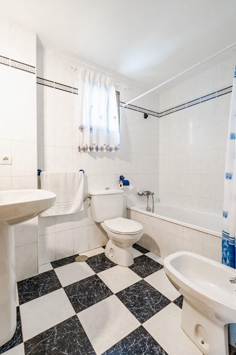 4 camera da letto Villetta Bifamiliare in vendita in Estepona - 640.000 € (Rif: 9784713)