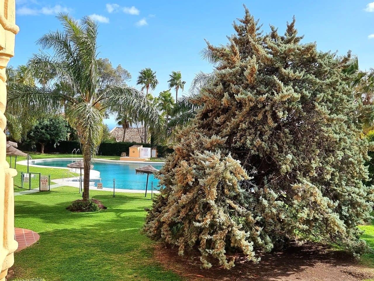 2 bedroom Apartment for sale in Calahonda - € 349,500 (Ref: 9784725)