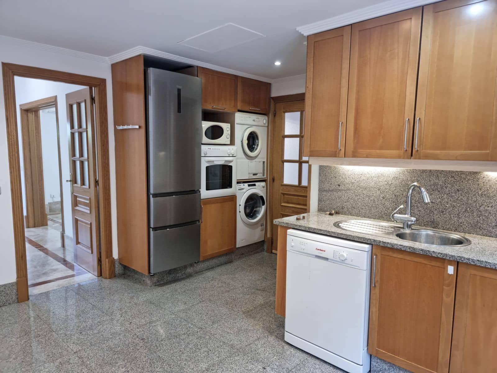 3 makuuhuone Paritalo myytävänä paikassa Marbella - 1 120 000 € (Ref: 9784730)