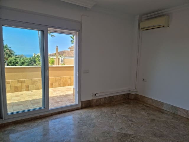 3 makuuhuone Paritalo myytävänä paikassa Santa Clara, Marbella - 1 120 000 € (Ref: 9784730)