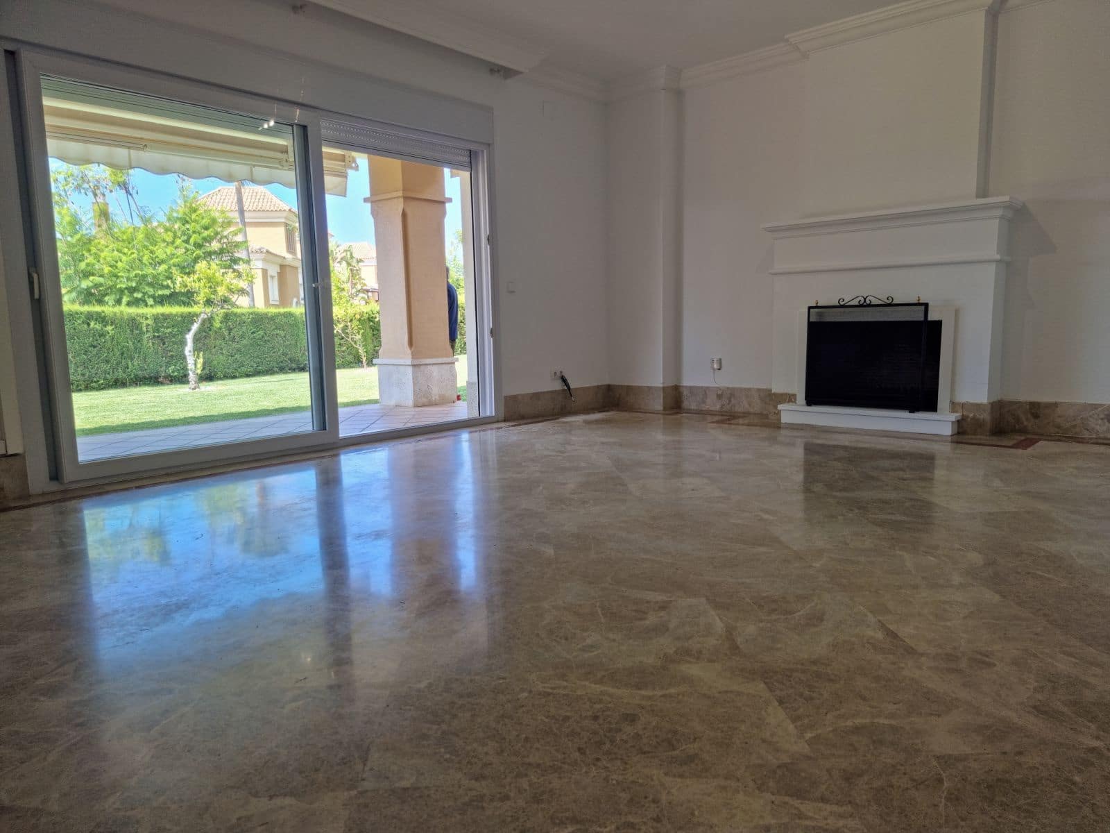 3 makuuhuone Paritalo myytävänä paikassa Marbella - 1 120 000 € (Ref: 9784730)