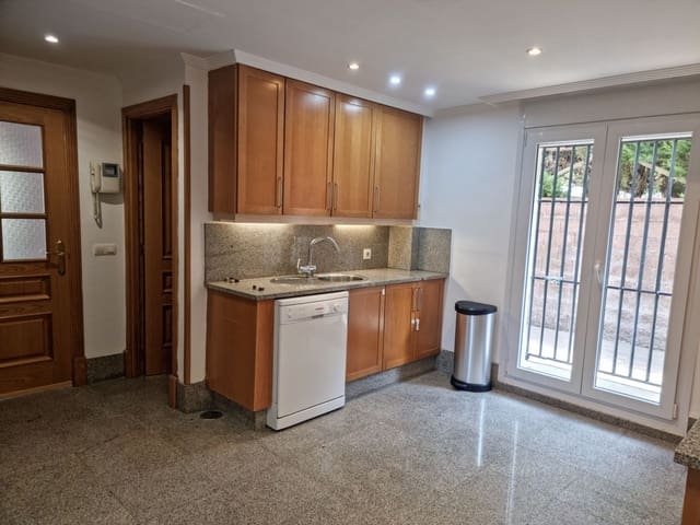 3 makuuhuone Paritalo myytävänä paikassa Santa Clara, Marbella - 1 120 000 € (Ref: 9784730)