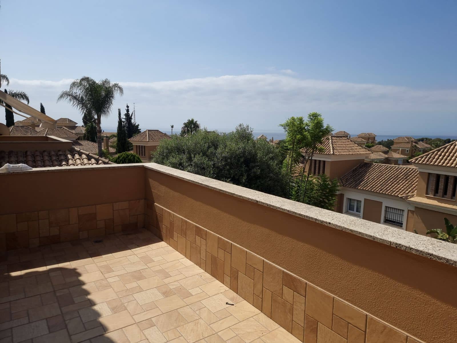 3 makuuhuone Paritalo myytävänä paikassa Marbella - 1 120 000 € (Ref: 9784730)