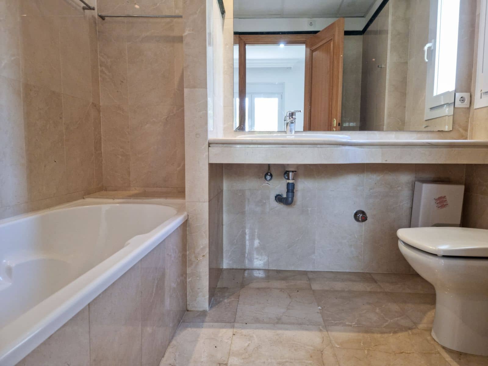 3 makuuhuone Paritalo myytävänä paikassa Marbella - 1 120 000 € (Ref: 9784730)