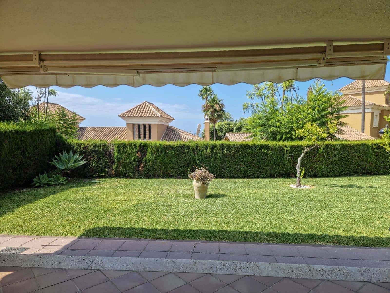 3 makuuhuone Paritalo myytävänä paikassa Marbella - 1 120 000 € (Ref: 9784730)