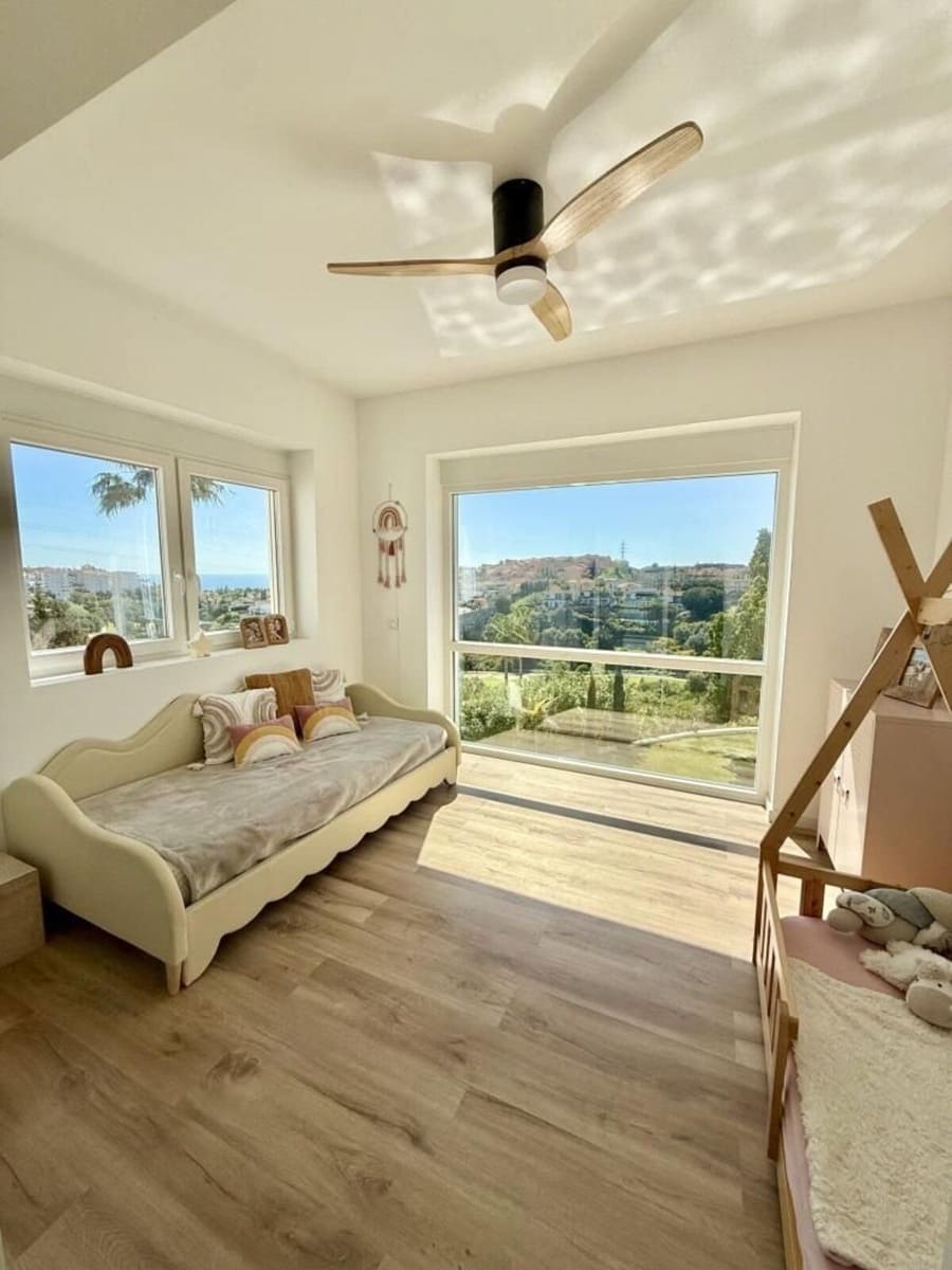 3 sypialnia Willa na sprzedaż w Riviera del Sol - 1 310 000 € (Ref: 9784732)