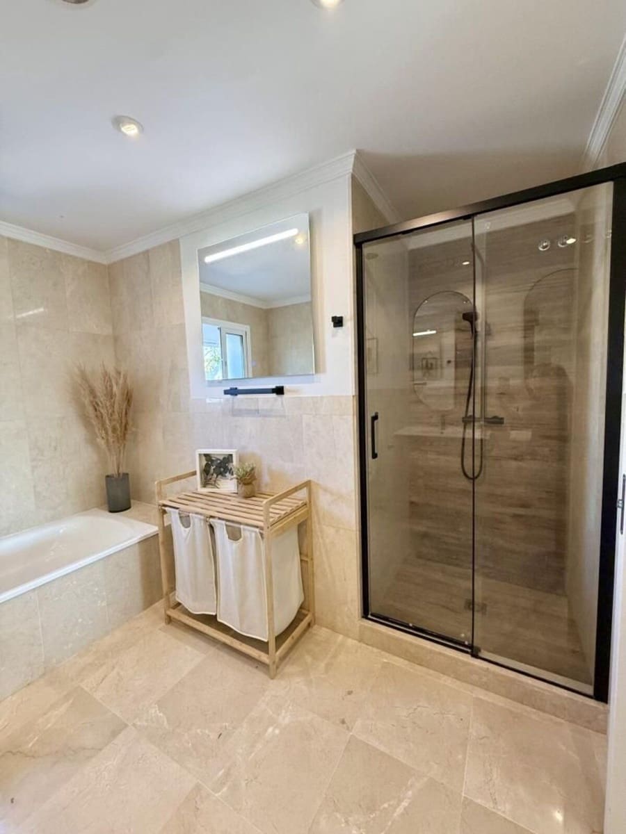 3 sypialnia Willa na sprzedaż w Riviera del Sol - 1 310 000 € (Ref: 9784732)