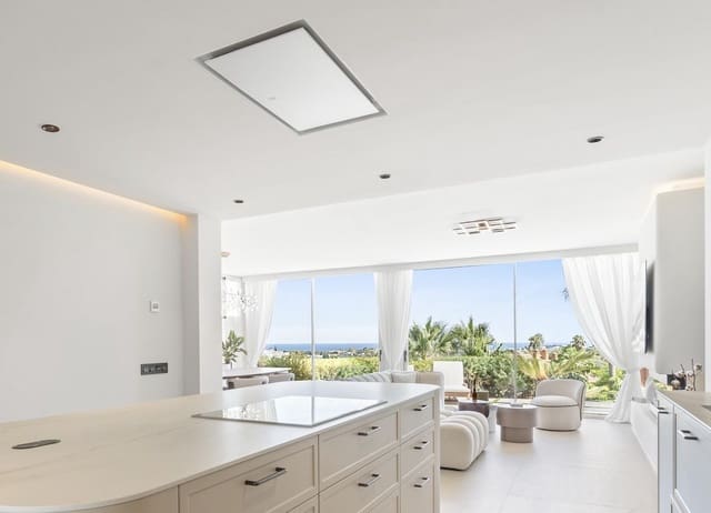 3 bedroom Apartment for sale in Nueva Andalucia, Marbella - € 1,090,000 (Ref: 9784742)