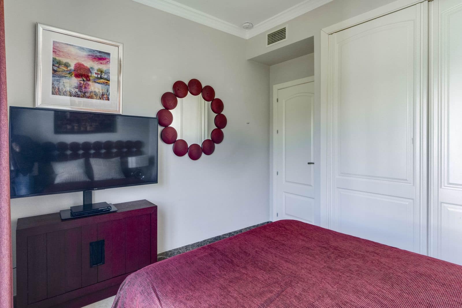 4 bedroom Semi-detached Villa for sale in Estepona - € 975,000 (Ref: 9784744)