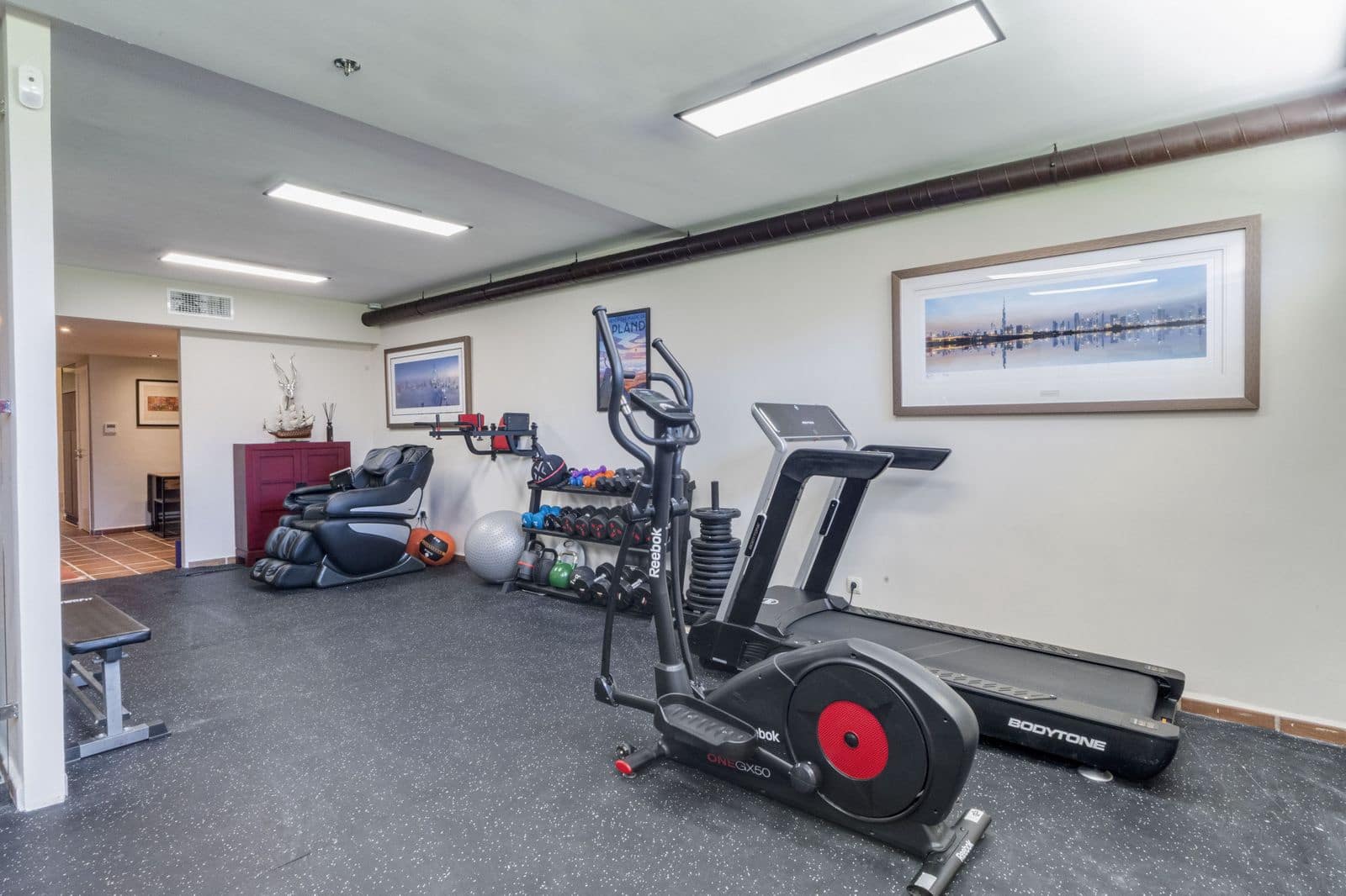 4 bedroom Semi-detached Villa for sale in Estepona - € 975,000 (Ref: 9784744)