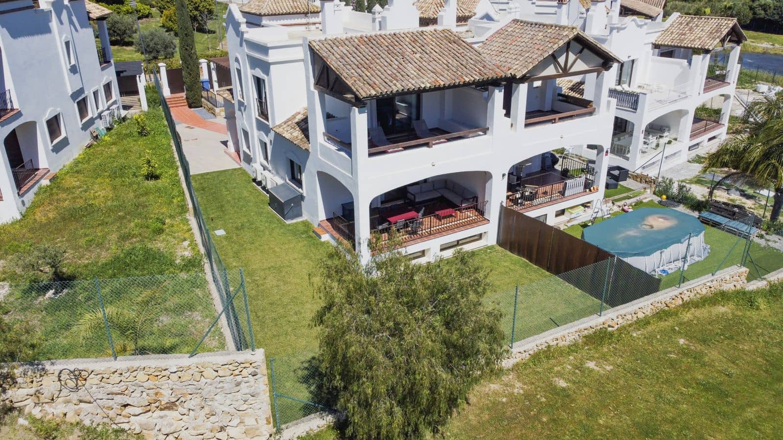 4 bedroom Semi-detached Villa for sale in Estepona - € 975,000 (Ref: 9784744)
