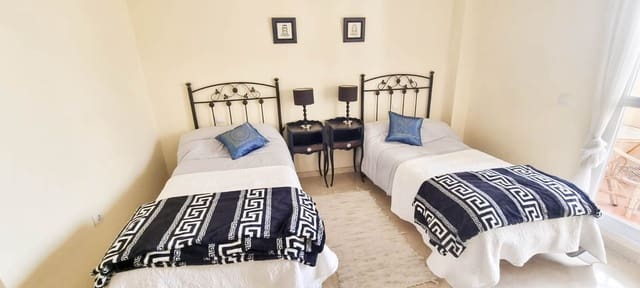 2 soveværelse Lejlighed til salg i La Duquesa / Puerto de la Duquesa, Manilva - € 269.500 (Ref: 9784755)