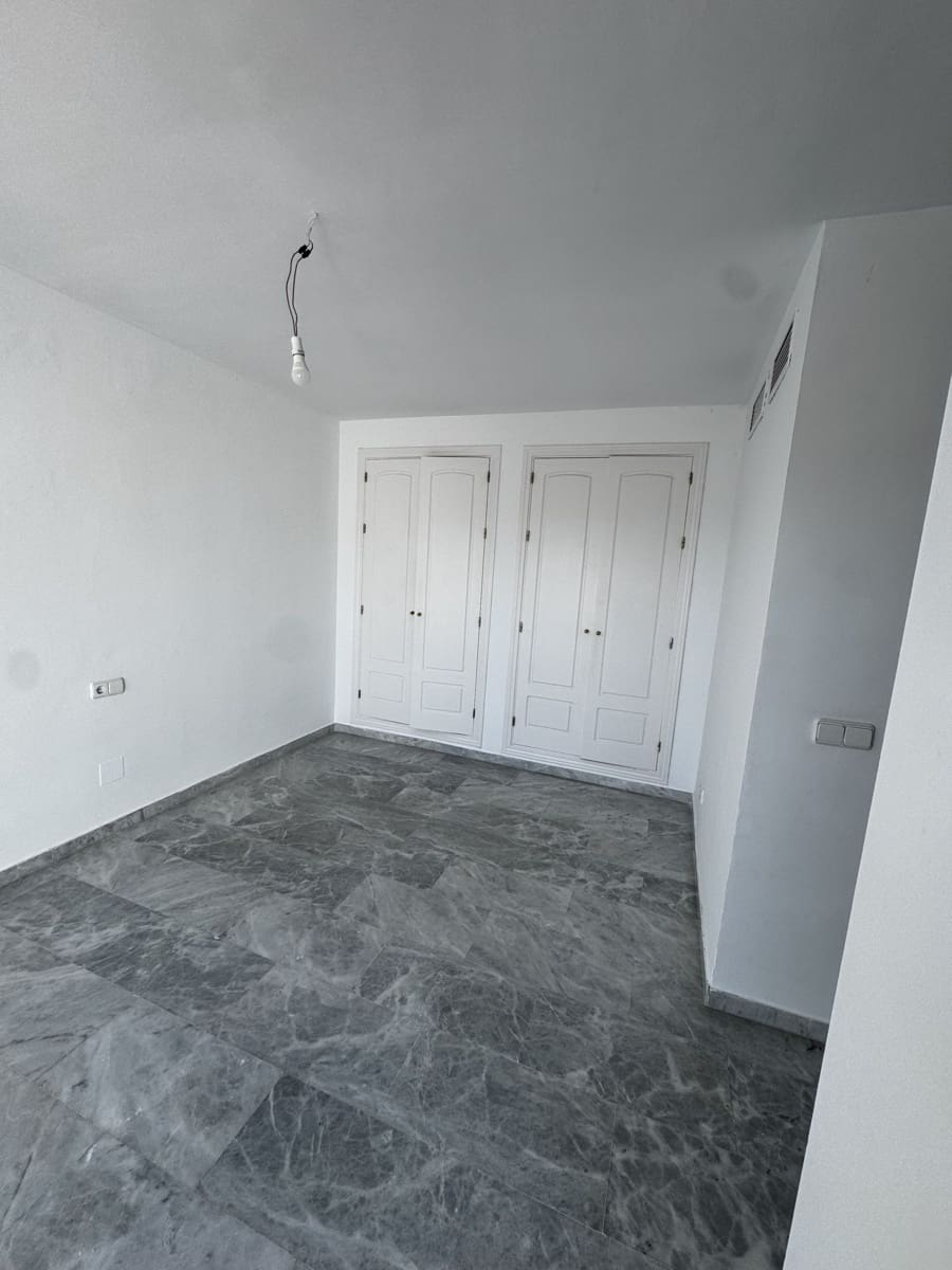 5 sovrum Takvåning till salu i Guadalmina - 1 320 000 € (Ref: 9784859)