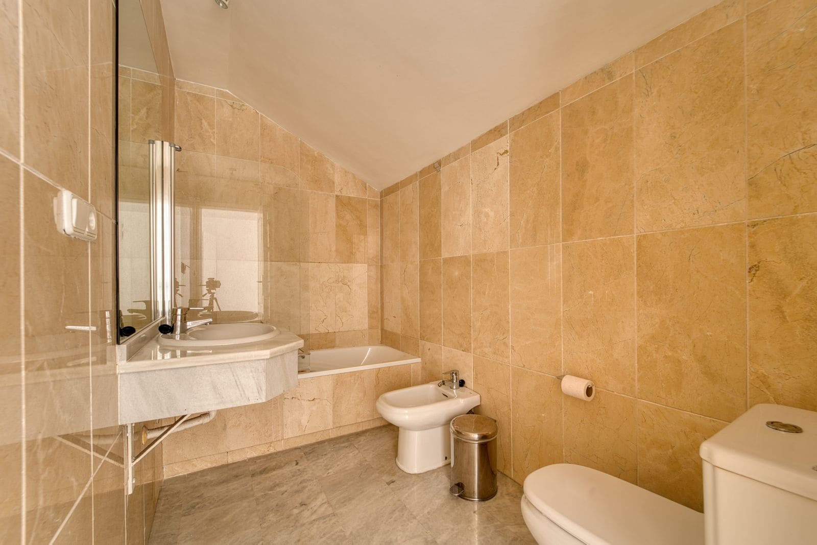 5 sovrum Takvåning till salu i Guadalmina - 1 320 000 € (Ref: 9784859)