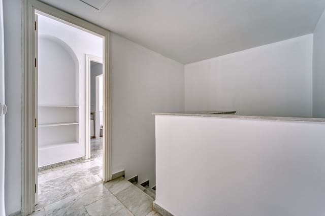 5 sovrum Takvåning till salu i Guadalmina Baja, Marbella - 1 320 000 € (Ref: 9784859)