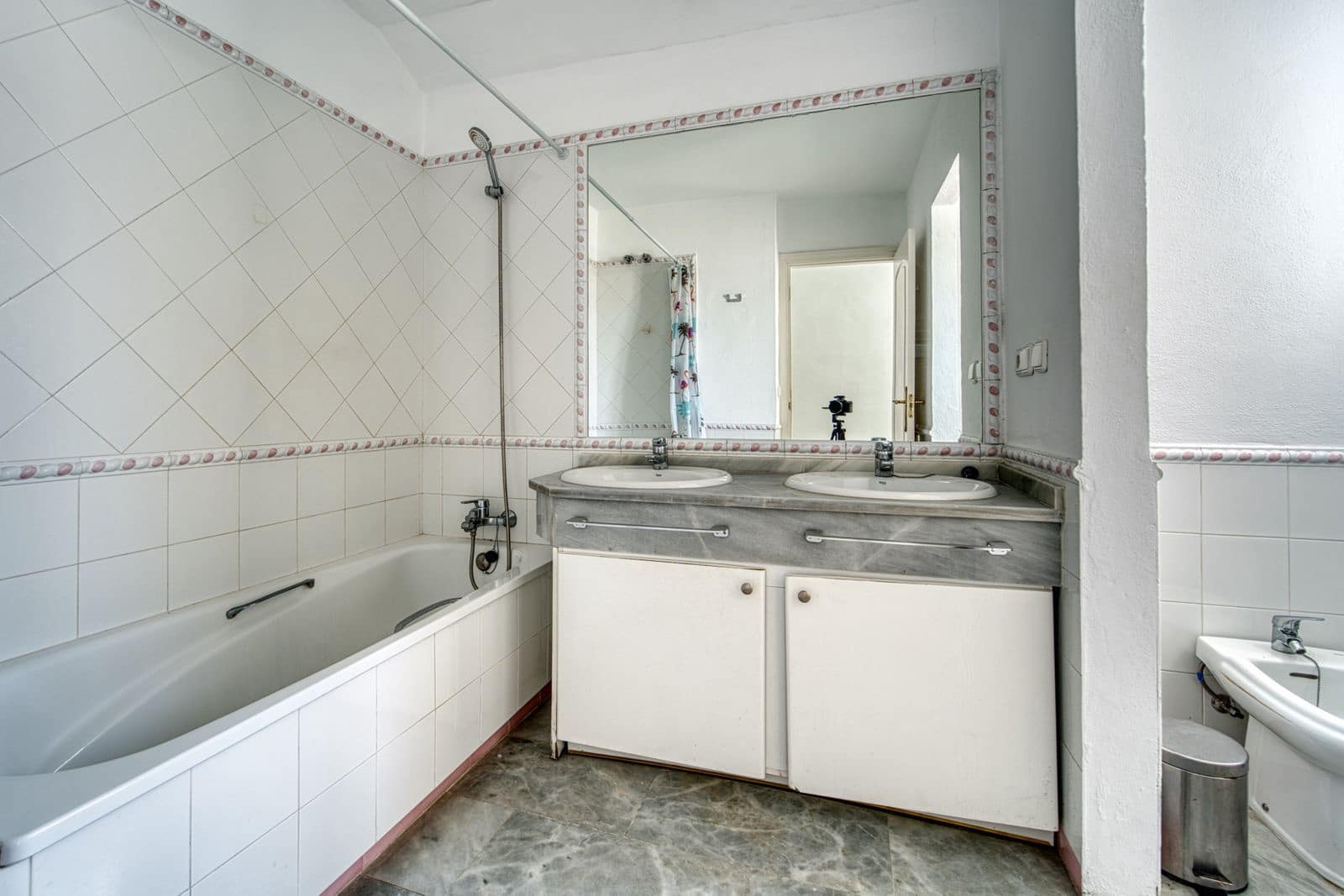 5 sovrum Takvåning till salu i Guadalmina - 1 320 000 € (Ref: 9784859)