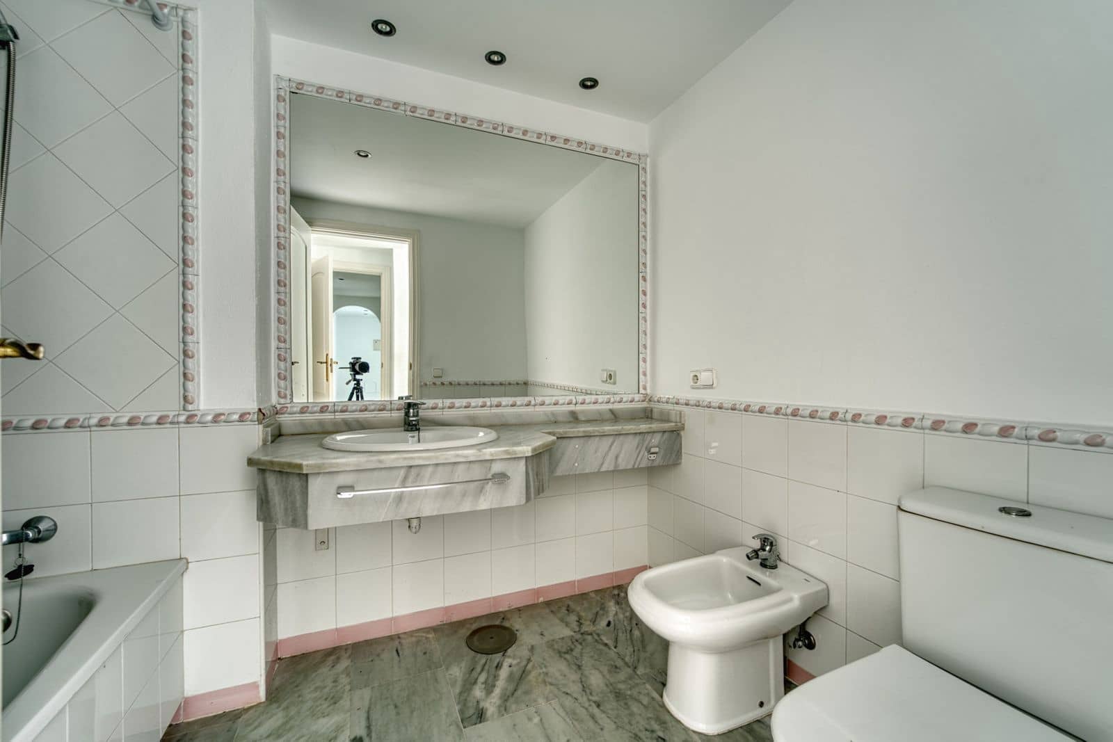 5 sovrum Takvåning till salu i Guadalmina - 1 320 000 € (Ref: 9784859)