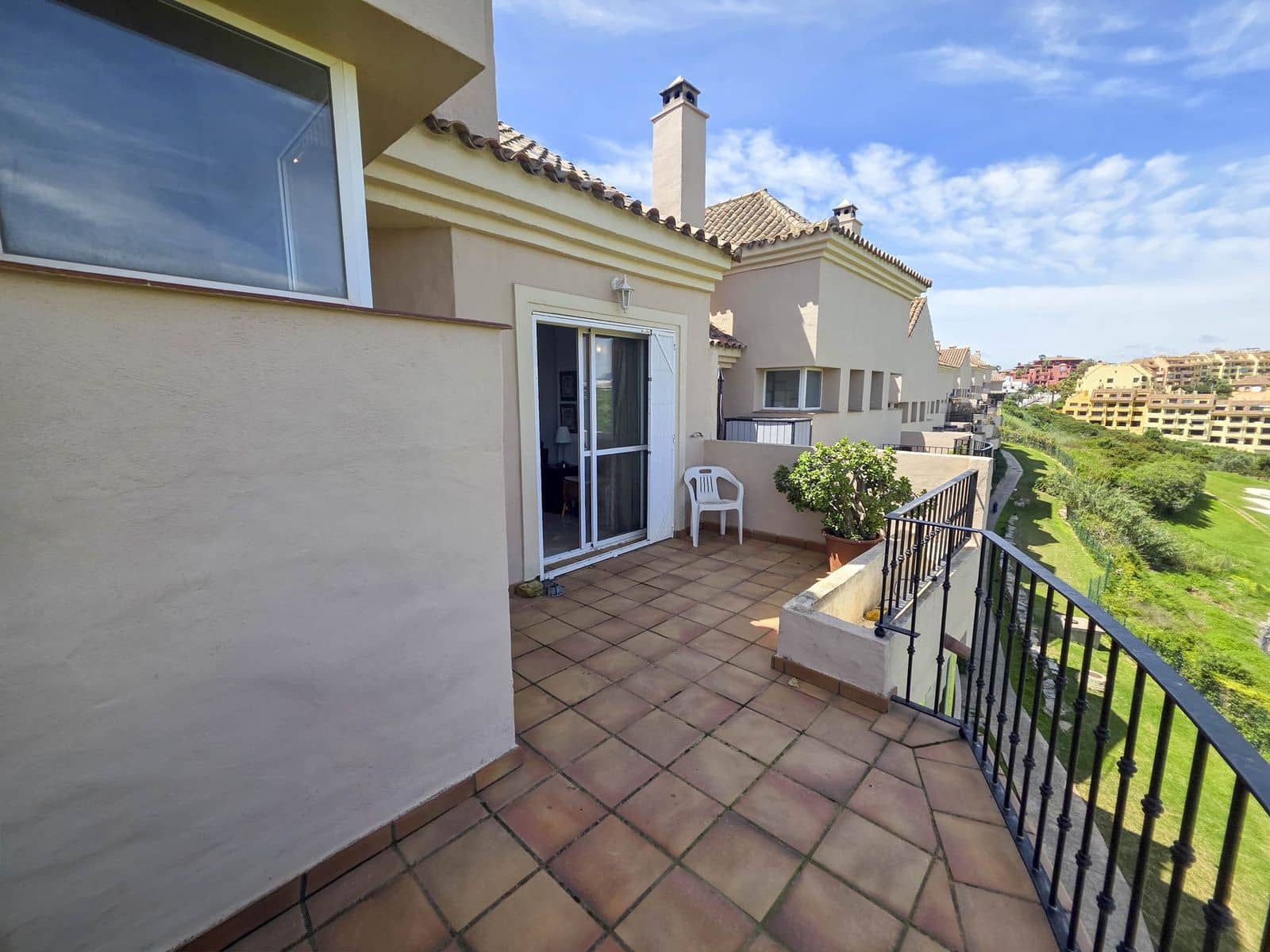 3 soveværelse Penthouse til salg i La Duquesa / Puerto de la Duquesa - € 325.000 (Ref: 9784864)