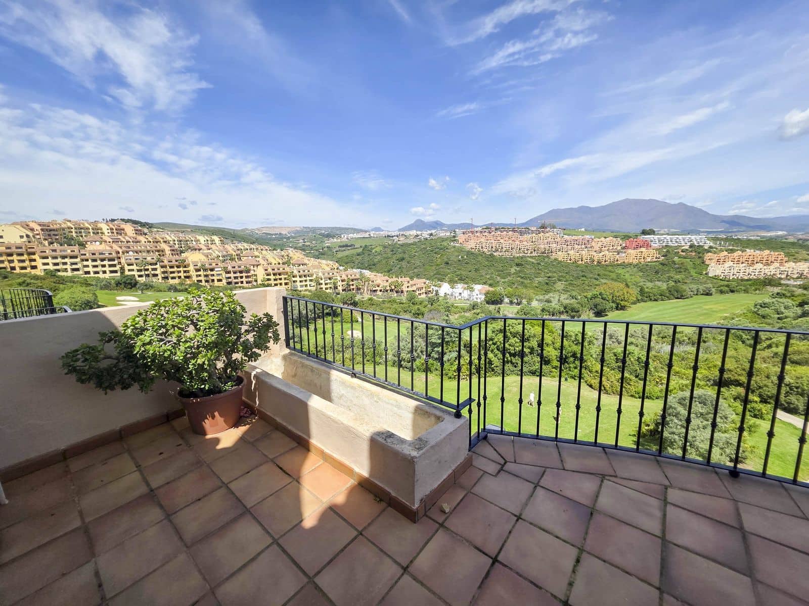 3 soveværelse Penthouse til salg i La Duquesa / Puerto de la Duquesa - € 325.000 (Ref: 9784864)